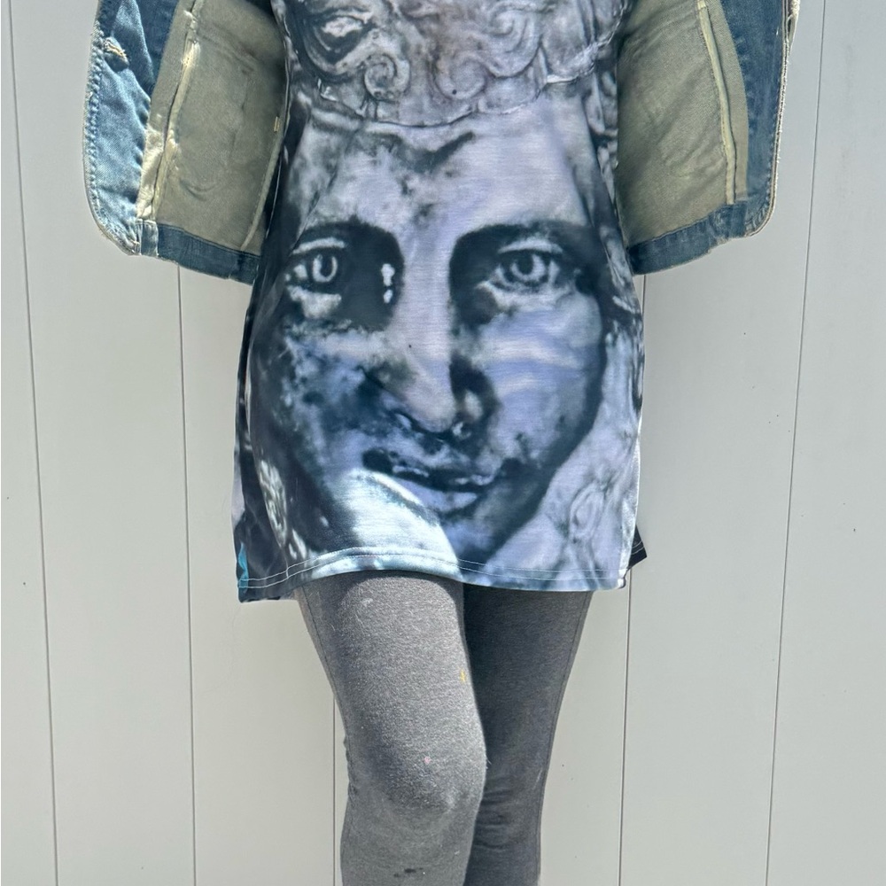 Artistic Graphic Women's Top - Picture 2 of 6